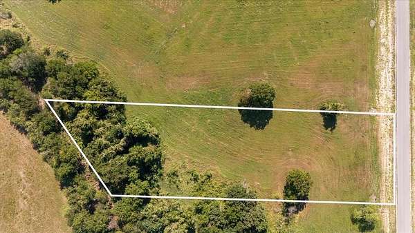 1.55 Acres of Land for Sale in Corsicana, Texas