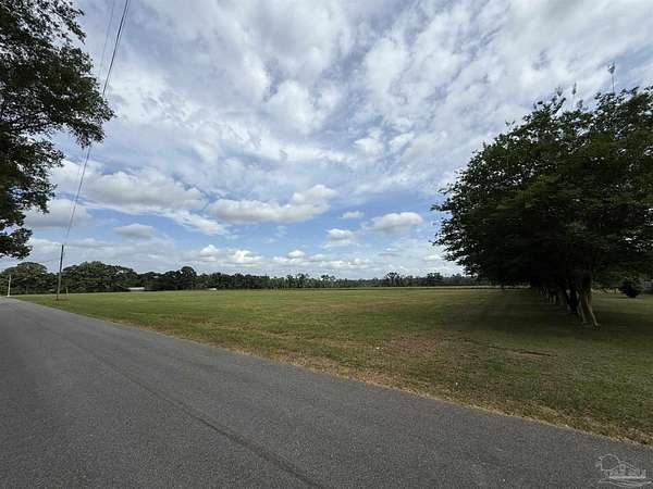1 Acre of Residential Land for Sale in Jay, Florida