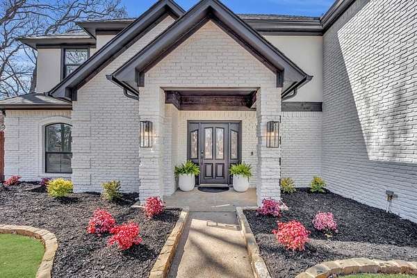 4 Acres of Residential Land with Home for Sale in Arlington, Texas