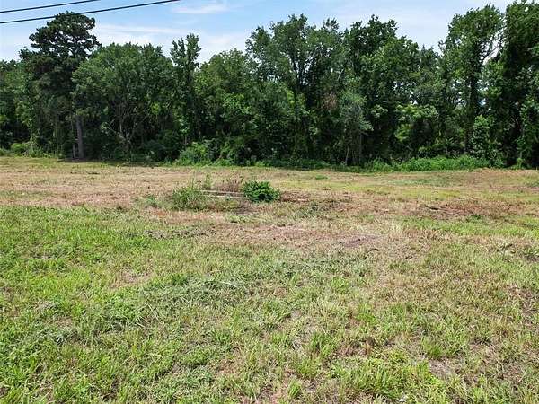 2.69 Acres of Mixed-Use Land for Sale in Gilmer, Texas