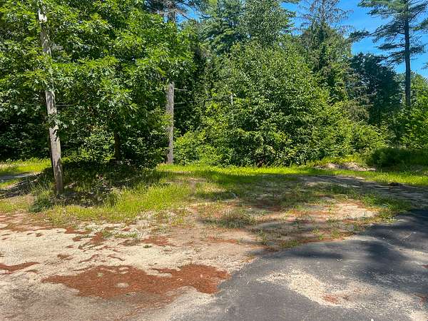 0.19 Acres of Land for Sale in Raymond, Maine