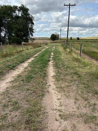 7.63 Acres of Residential Land with Home for Sale in Lewellen, Nebraska