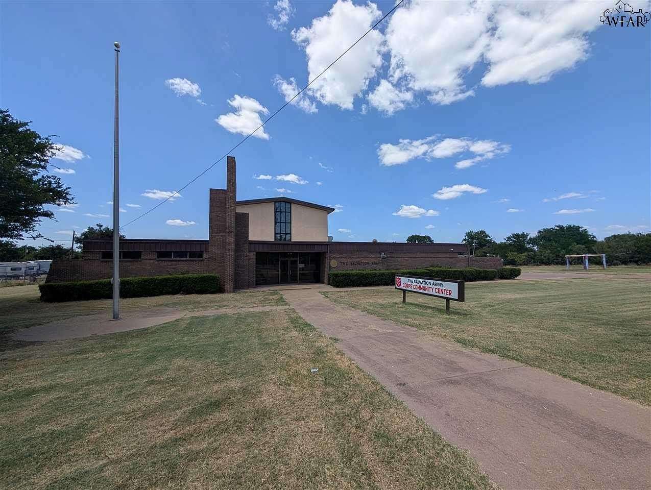 4.48 Acres of Improved Commercial Land for Sale in Wichita Falls, Texas