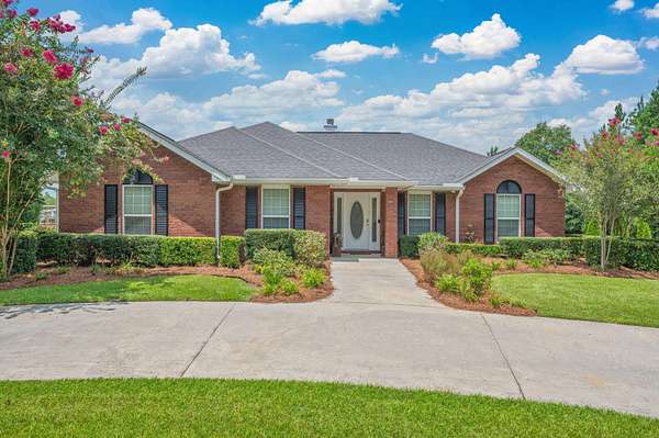 6 Acres of Residential Land with Home for Sale in Laurel Hill, Florida