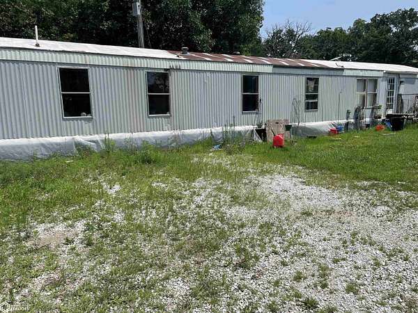 3.5 Acres of Residential Land with Home for Sale in Donnellson, Iowa