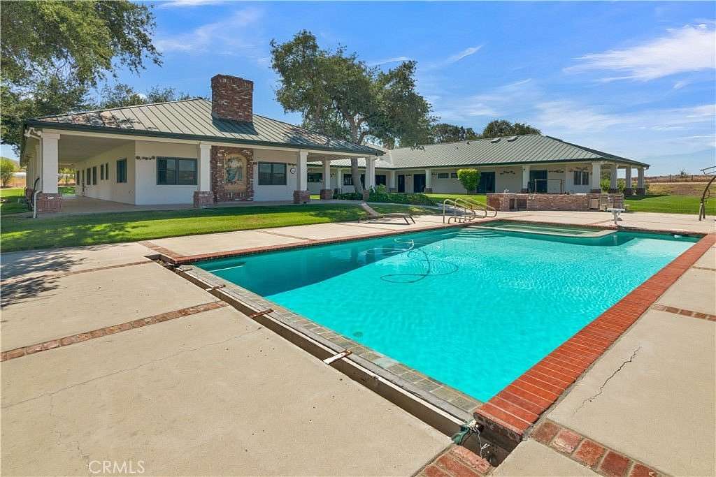 158 Acres of Agricultural Land with Home for Sale in Bradley, California