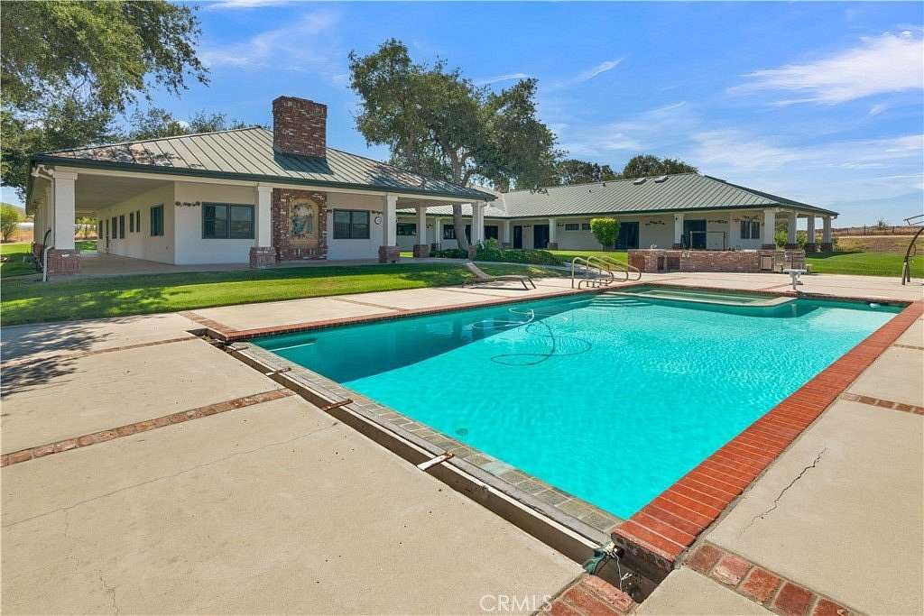 158 Acres of Agricultural Land with Home for Sale in Bradley, California