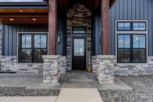 4.34 Acres of Residential Land with Home for Sale in Lewiston, Idaho