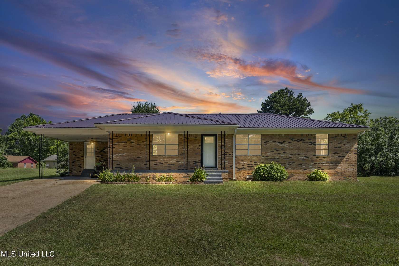 1.5 Acres of Residential Land with Home for Sale in Holly Springs, Mississippi