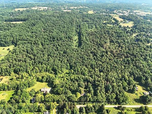 198 Acres of Agricultural Land for Sale in Novelty, Ohio