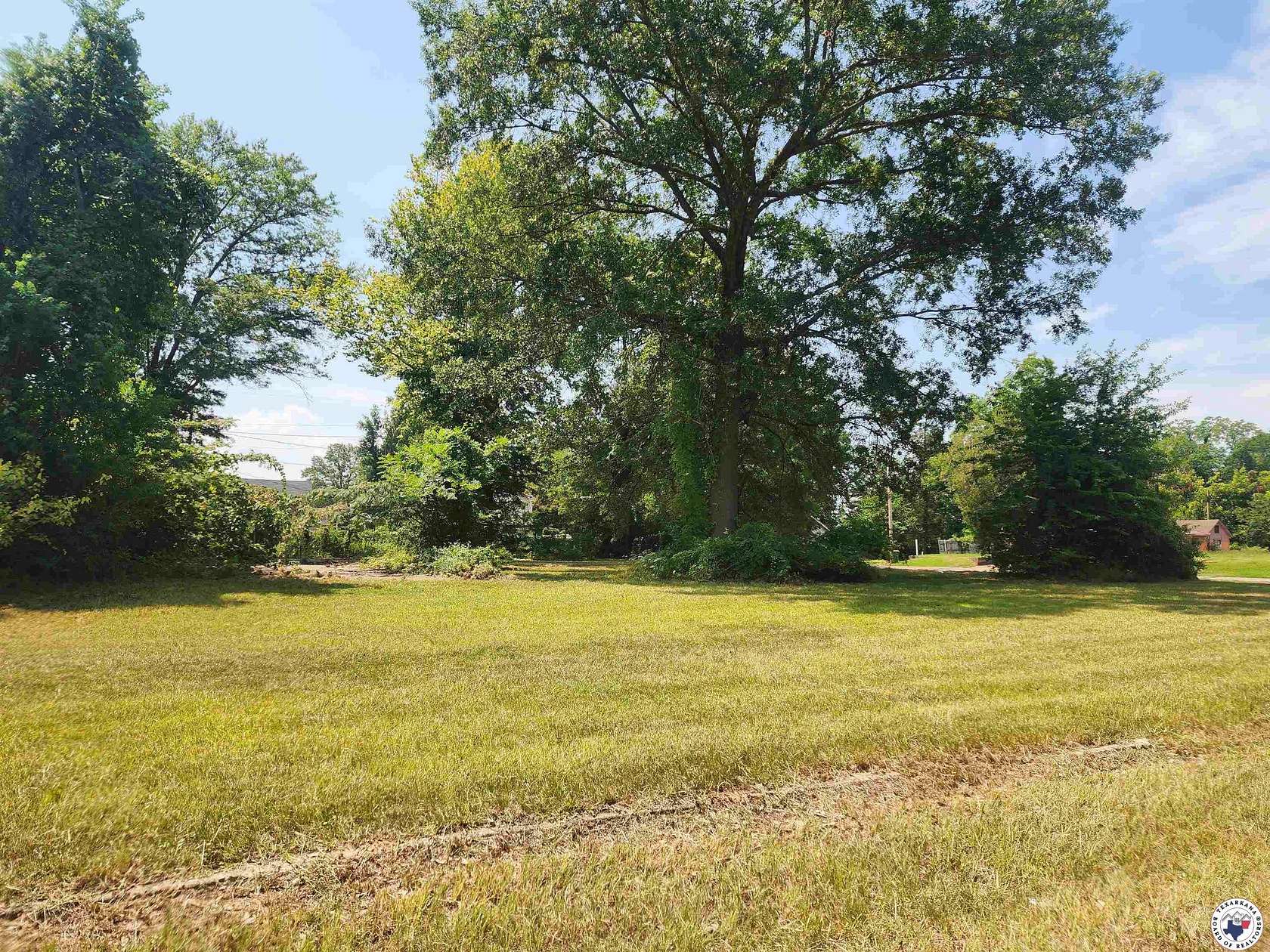 0.32 Acres of Mixed-Use Land for Sale in Texarkana, Texas