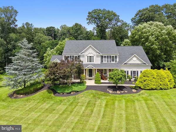 3.2 Acres of Residential Land with Home for Sale in Hamilton, Virginia