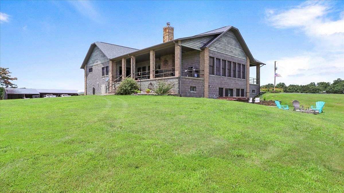 134 Acres of Land with Home for Sale in Yellville, Arkansas