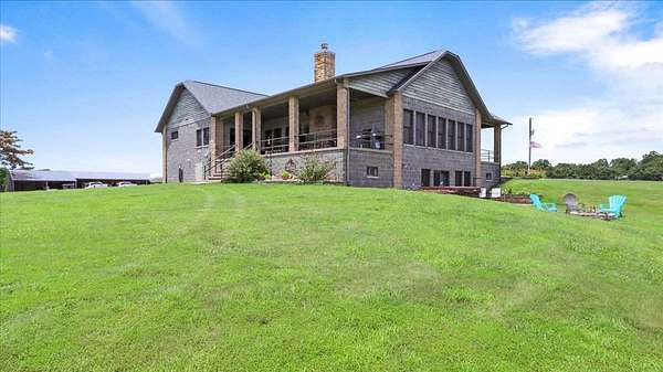 134 Acres of Land with Home for Sale in Yellville, Arkansas