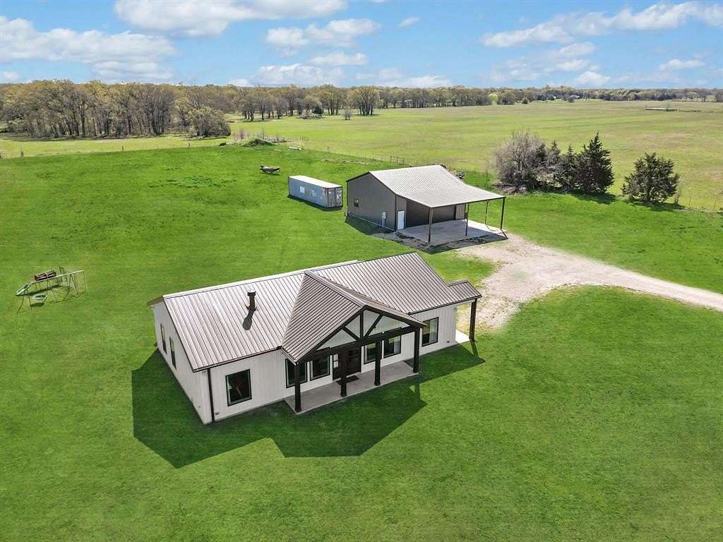 14.8 Acres of Land with Home for Sale in Greenville, Texas