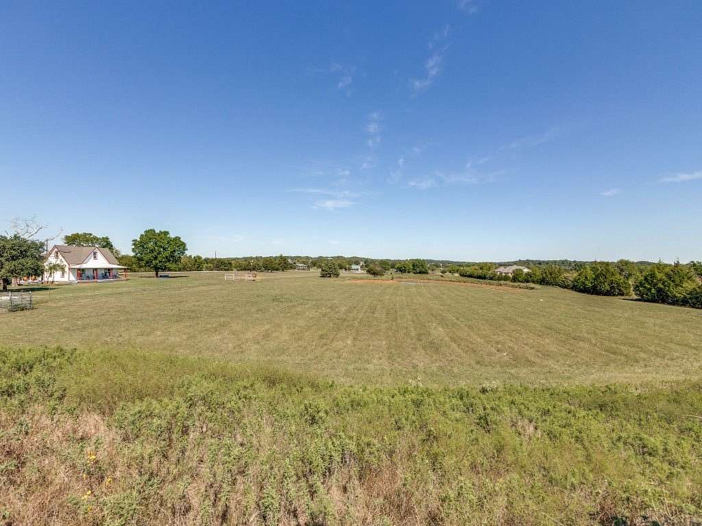 3 Acres of Residential Land for Sale in Valley View, Texas