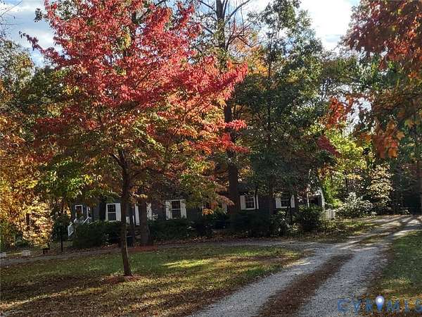 8.74 Acres of Residential Land with Home for Sale in Farmville, Virginia