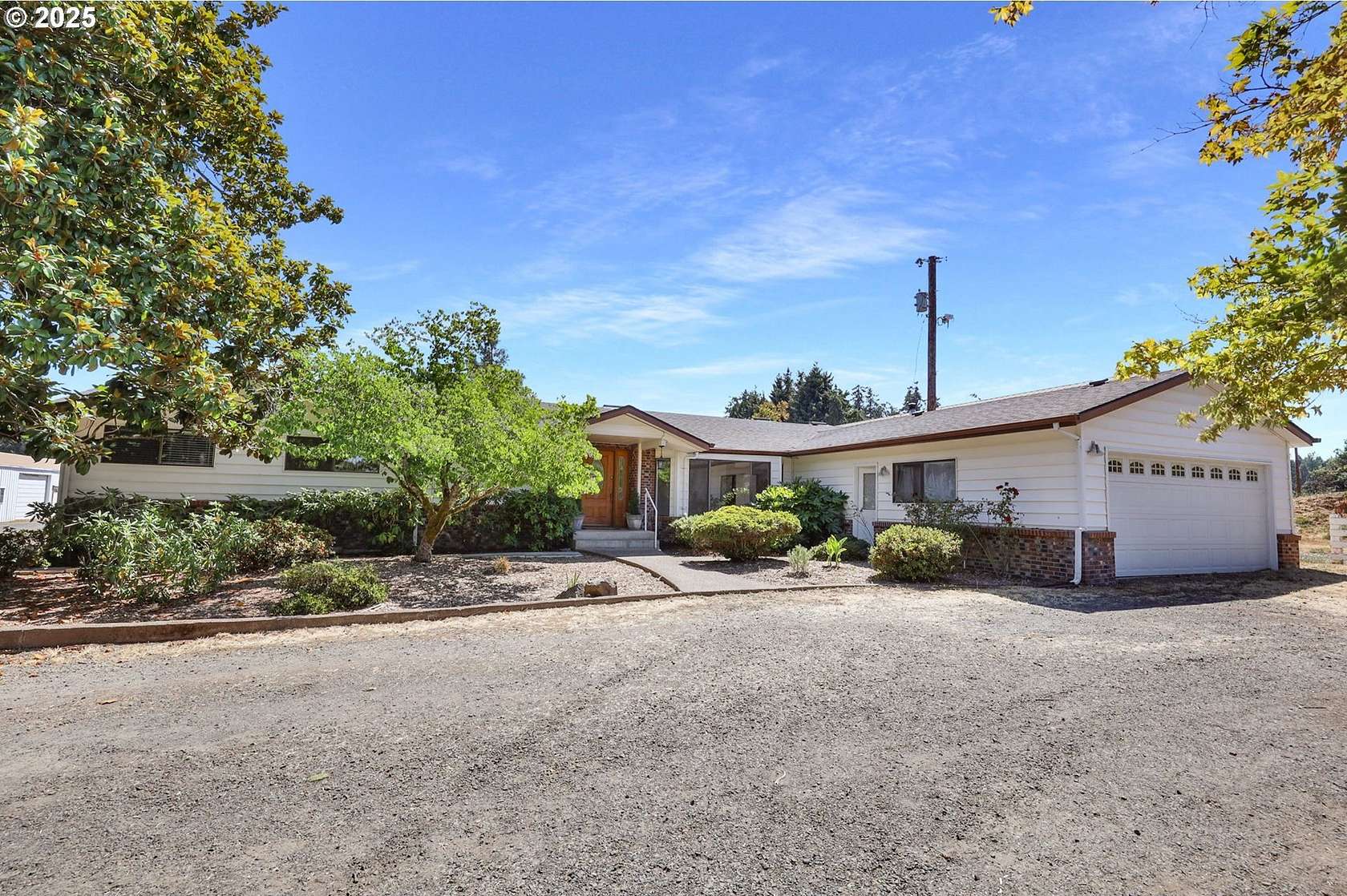 5 Acres of Residential Land with Home for Sale in Creswell, Oregon