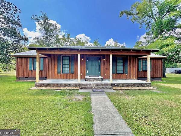 1.65 Acres of Residential Land with Home for Sale in Waycross, Georgia