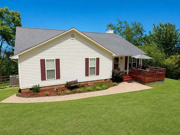 10 Acres of Land with Home for Sale in Dayton, Tennessee