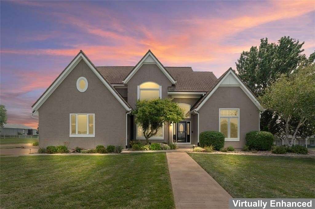 4.8 Acres of Residential Land with Home for Sale in Spring Hill, Kansas