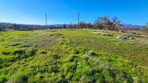 44 Acres of Land for Sale in Igo, California