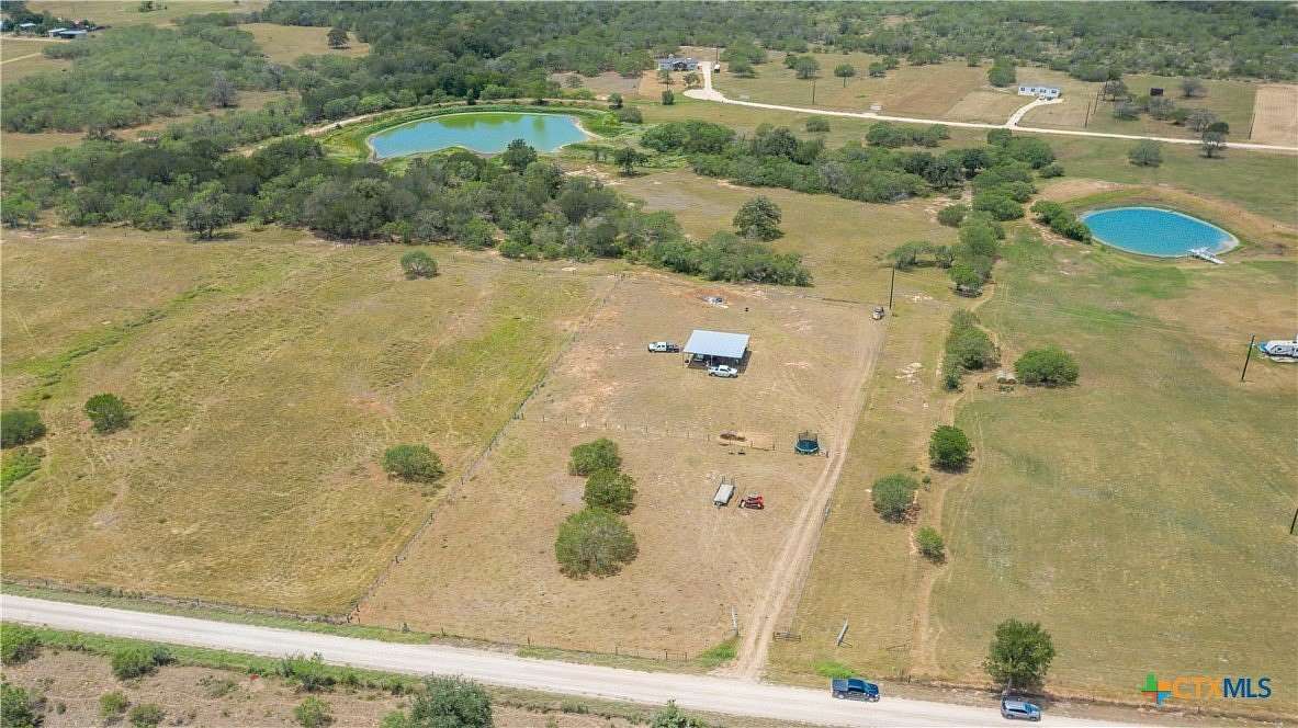 17 Acres of Land for Sale in Waelder, Texas