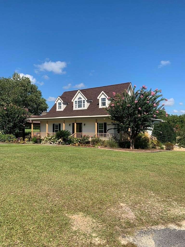 16 Acres of Recreational Land with Home for Sale in Lyons, Georgia