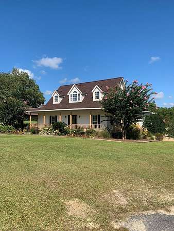 16 Acres of Land with Home for Sale in Lyons, Georgia