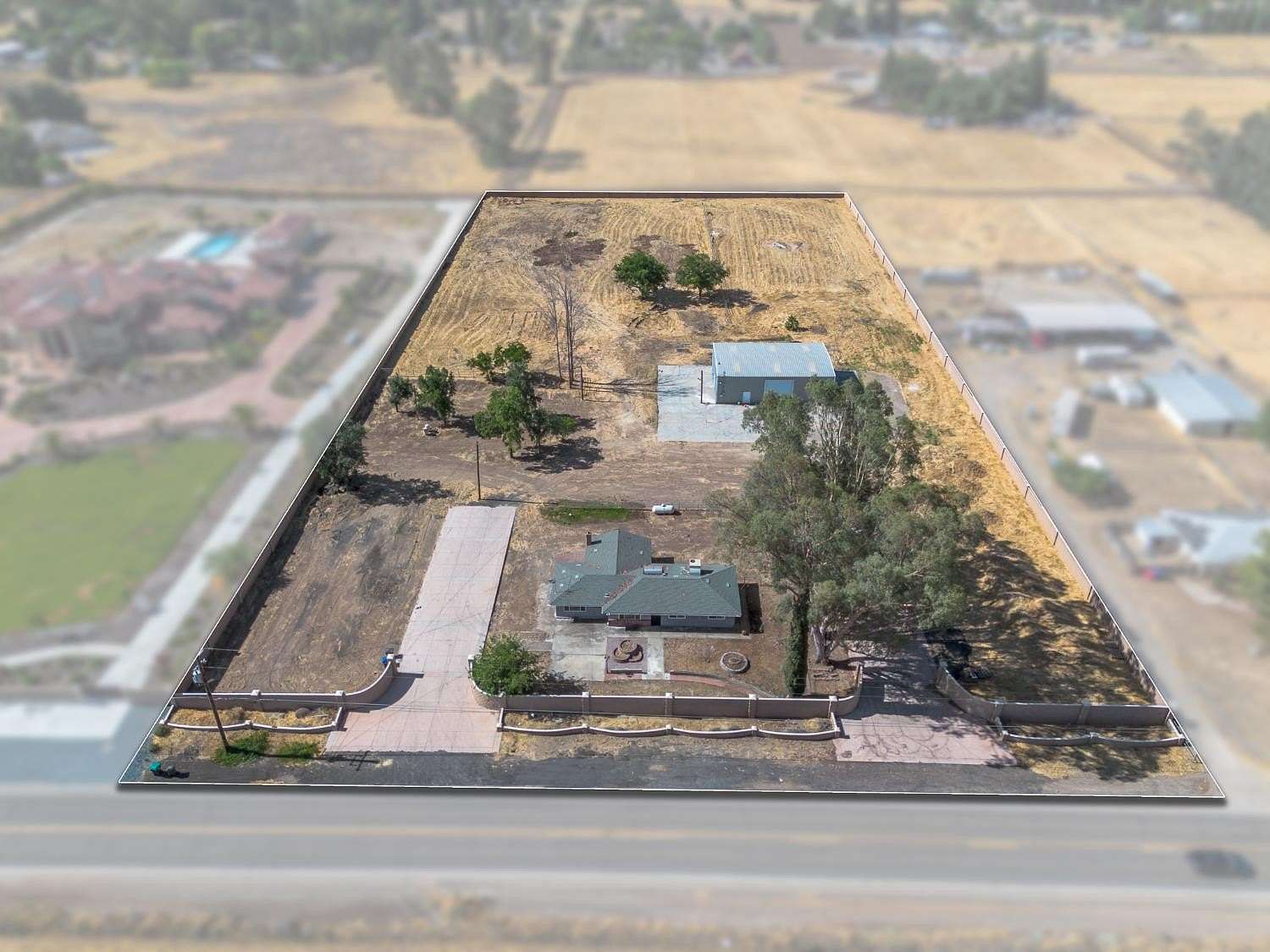 4.44 Acres of Residential Land with Home for Sale in Clovis, California