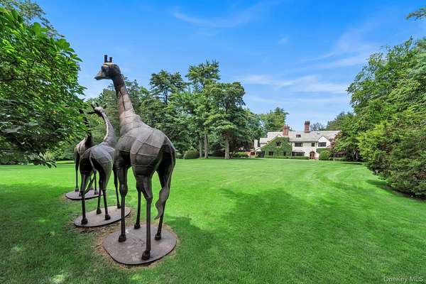 15.5 Acres of Land with Home for Sale in Locust Valley, New York