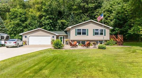 3 Acres of Residential Land with Home for Sale in Wabasha, Minnesota