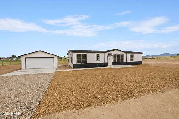 2 Acres of Residential Land with Home for Sale in Prescott Valley, Arizona