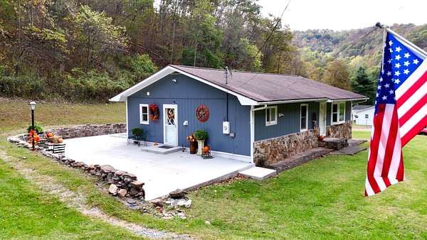 6.13 Acres of Residential Land with Home for Sale in Hinton, West Virginia