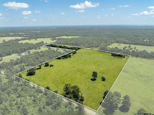 28 Acres of Land for Sale in Palestine, Texas