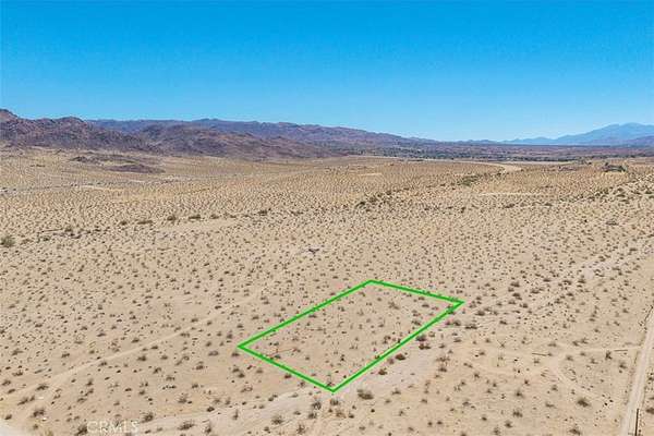 1.25 Acres of Land for Sale in Joshua Tree, California