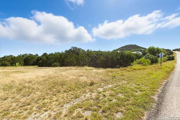 1.39 Acres of Residential Land for Sale in Lakehills, Texas