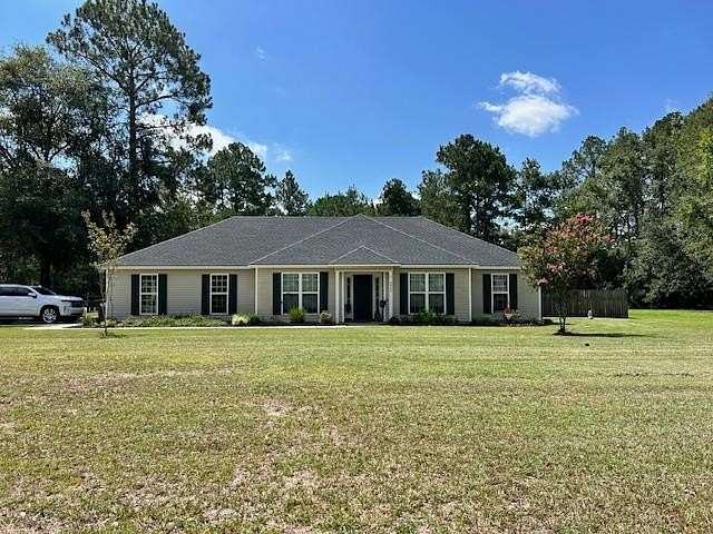 2.2 Acres of Residential Land with Home for Sale in Hahira, Georgia