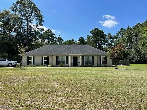2.2 Acres of Residential Land with Home for Sale in Hahira, Georgia