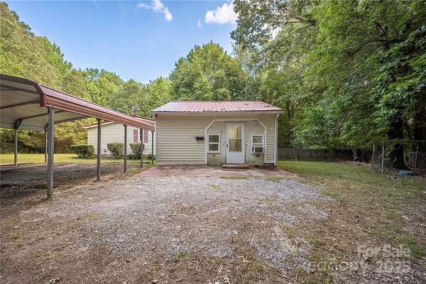 1.55 Acres of Improved Mixed-Use Land for Sale in Mooresville, North Carolina