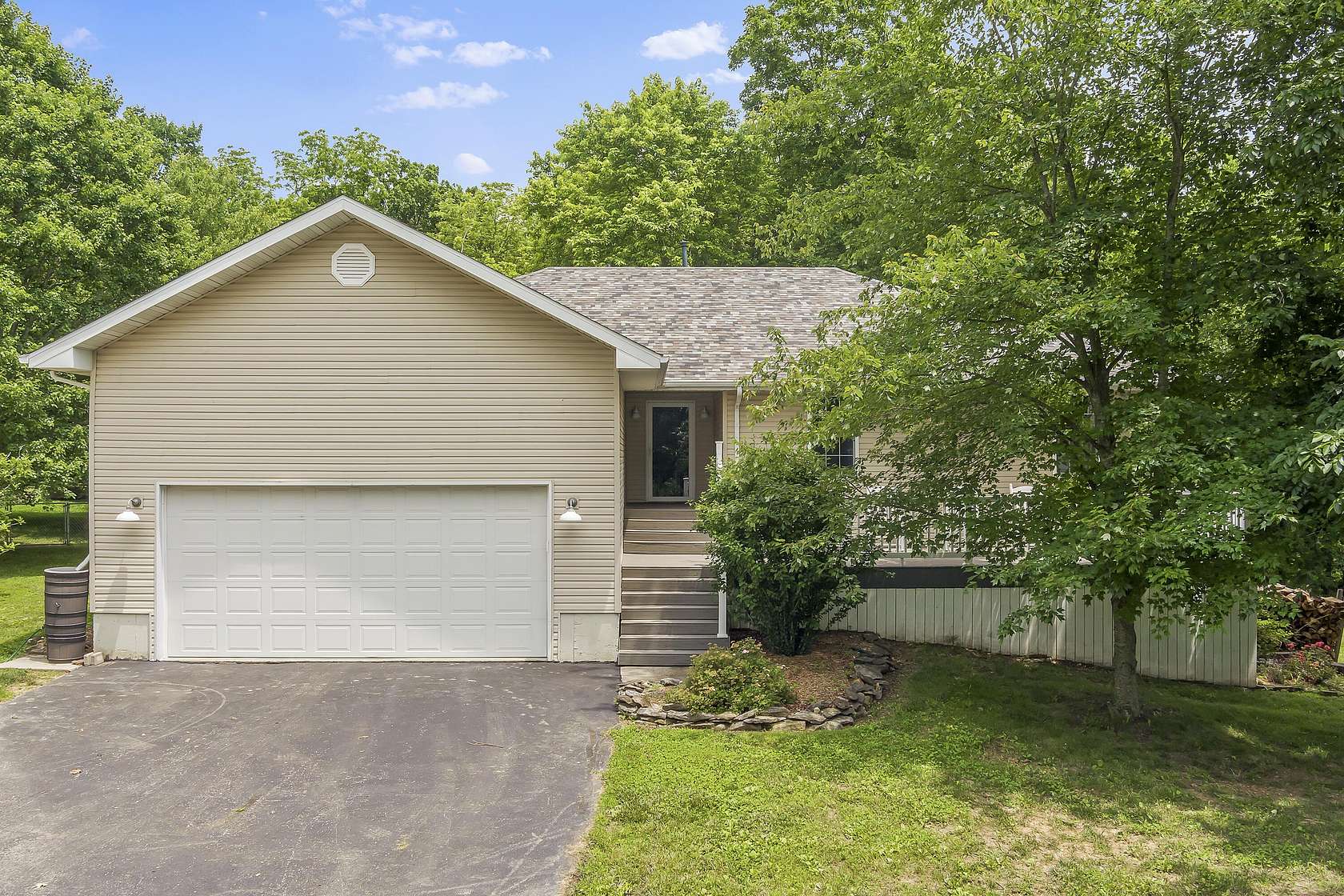 5 Acres of Residential Land with Home for Sale in Brighton, Missouri