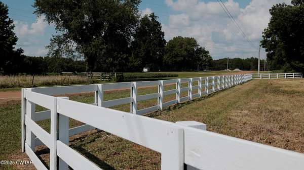 183 Acres of Land for Sale in Hickory Valley, Tennessee