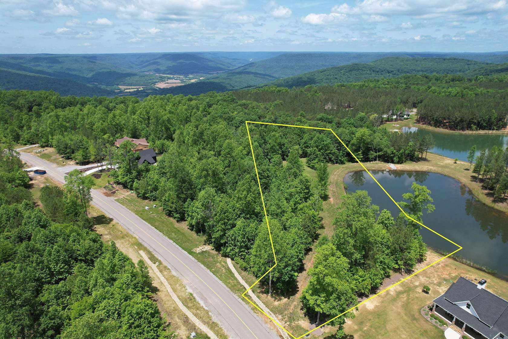 4 Acres of Residential Land for Sale in Jasper, Tennessee