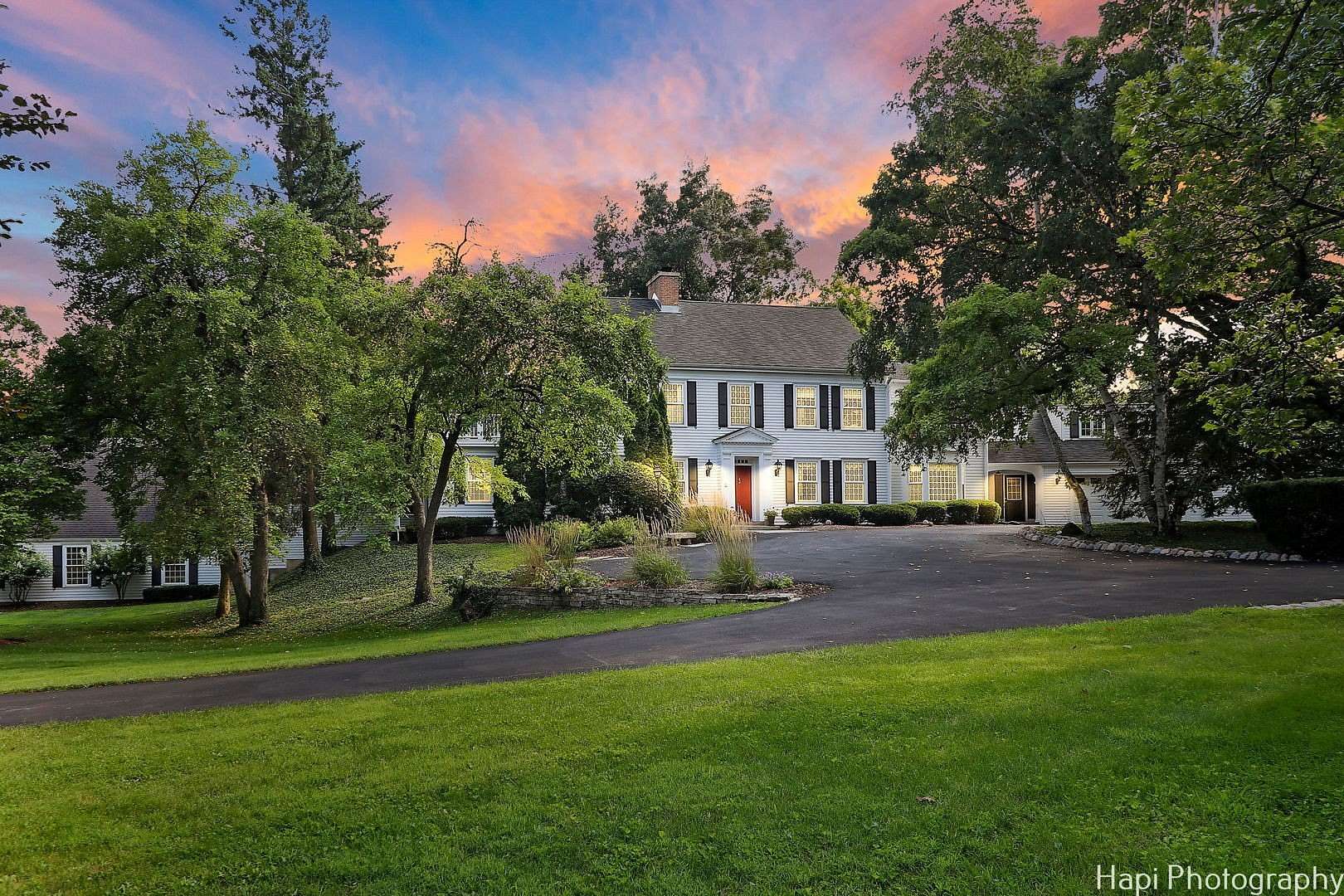 8.42 Acres of Residential Land with Home for Sale in Dundee Township, Illinois