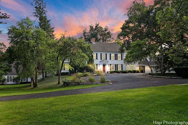 8.42 Acres of Residential Land with Home for Sale in Dundee Township, Illinois