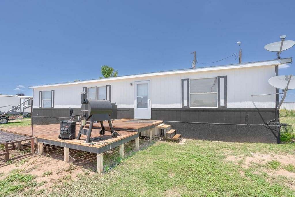 1.67 Acres of Land with Home for Sale in Gardendale, Texas