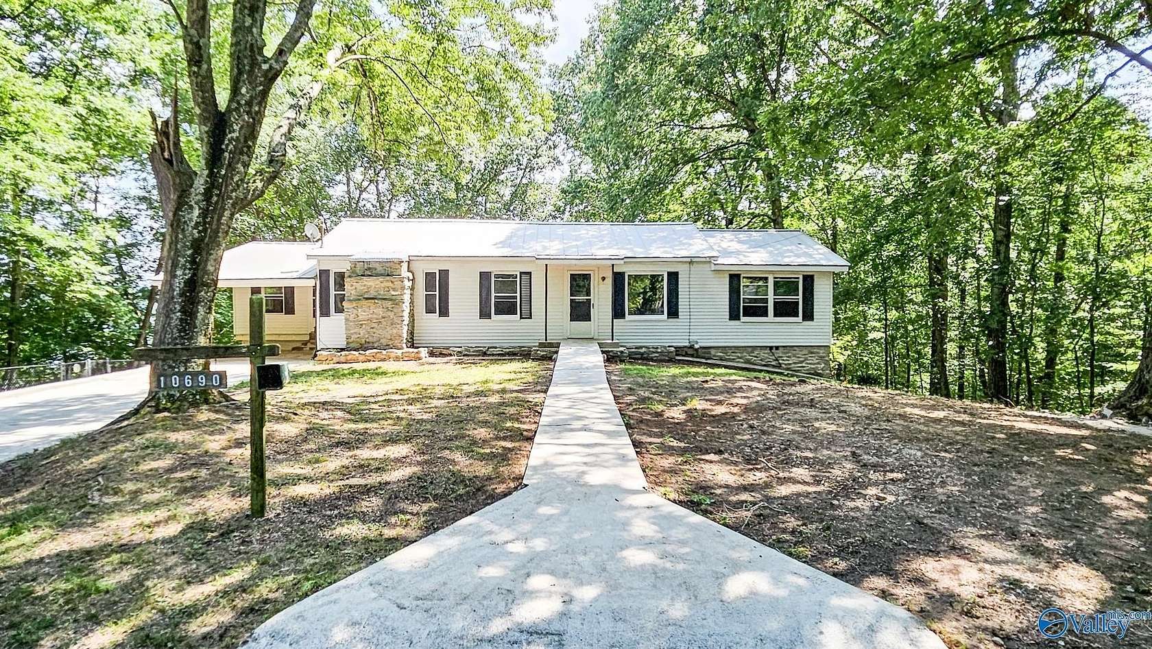 6.75 Acres of Residential Land with Home for Sale in Athens, Alabama