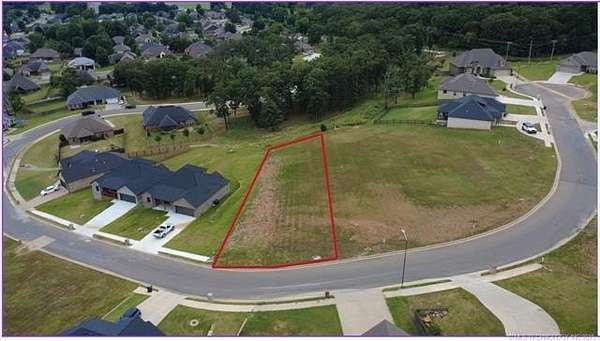 0.32 Acres of Residential Land for Sale in Tahlequah, Oklahoma
