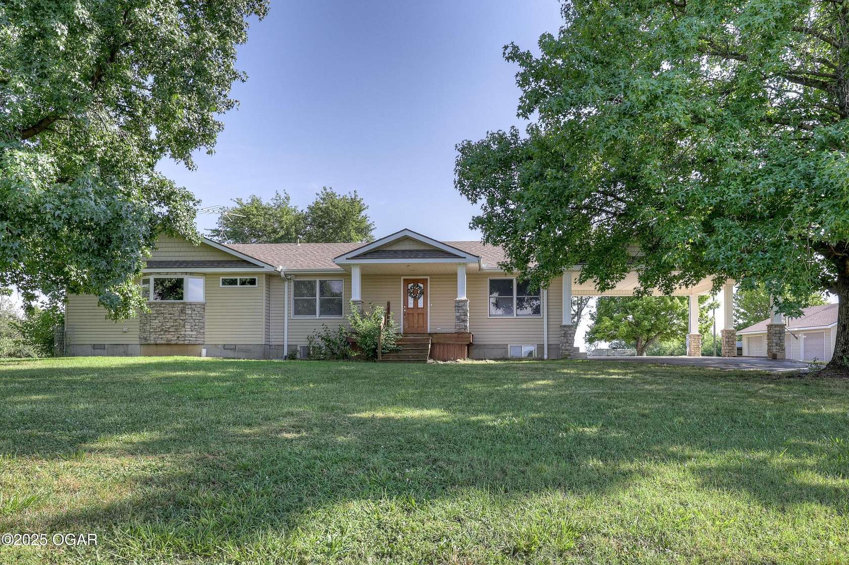 5 Acres of Residential Land with Home for Sale in Lamar, Missouri