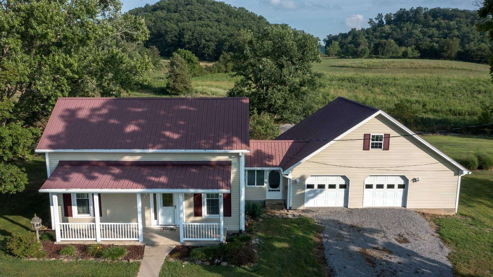 213 Acres of Land with Home for Sale in Bradfordsville, Kentucky